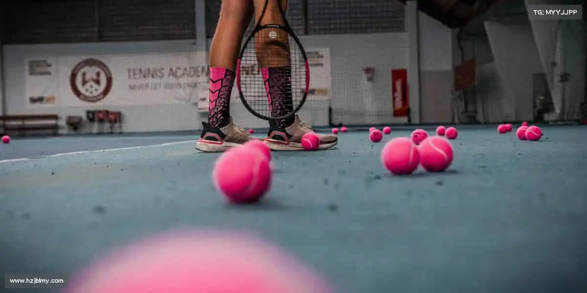 www.mk.com羽毛球划过的抛物线，藏着无数次练习的执着！🏸